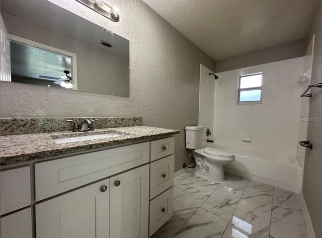 9725 FOX HOLLOW ROAD, Tampa, FL 33647