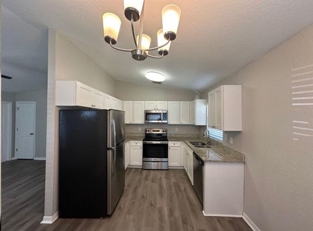 9725 FOX HOLLOW ROAD, Tampa, FL 33647