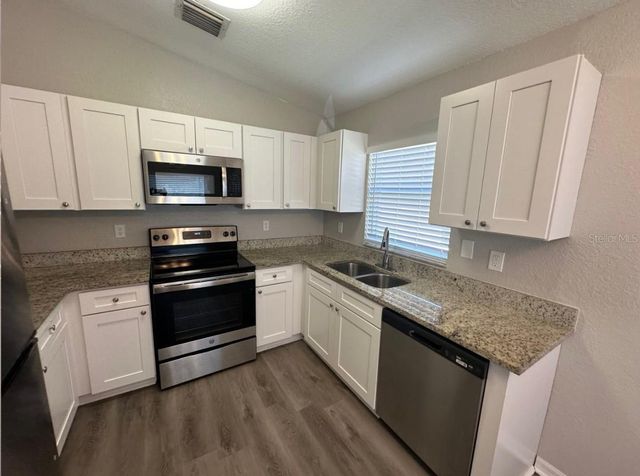 9725 FOX HOLLOW ROAD, Tampa, FL 33647