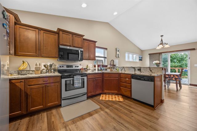 5503 Ruhd Street SW, Cedar Rapids, IA 52404