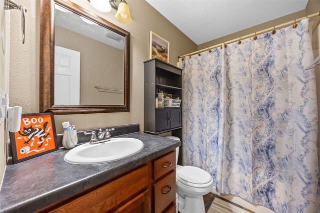 5503 Ruhd Street SW, Cedar Rapids, IA 52404