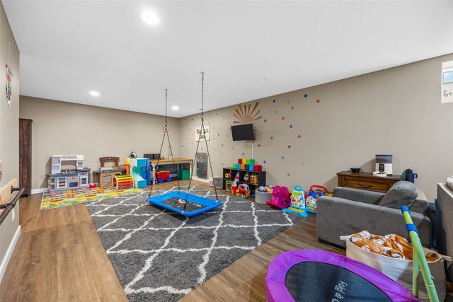 5503 Ruhd Street SW, Cedar Rapids, IA 52404