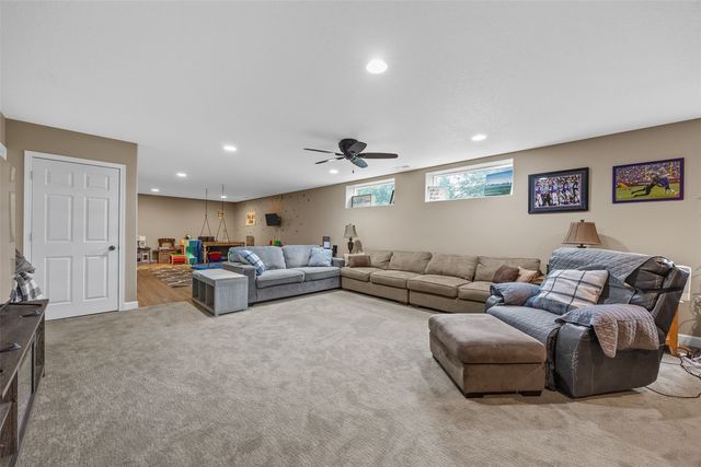 5503 Ruhd Street SW, Cedar Rapids, IA 52404