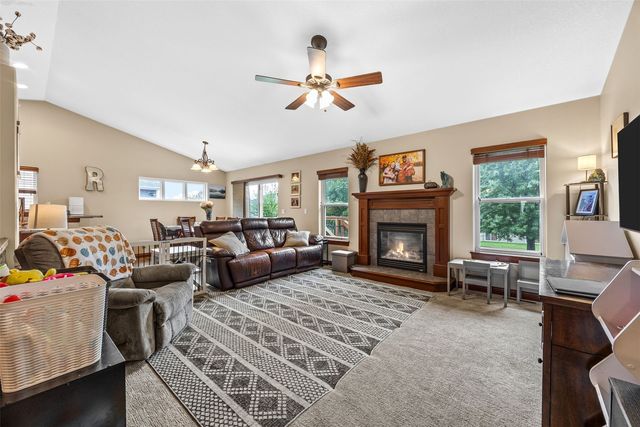 5503 Ruhd Street SW, Cedar Rapids, IA 52404