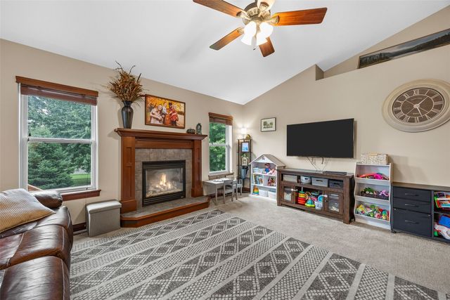 5503 Ruhd Street SW, Cedar Rapids, IA 52404