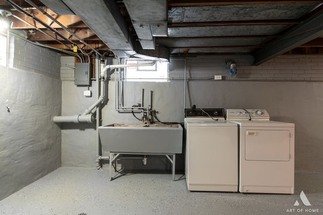 6908 N Mendota Avenue, Chicago, IL 60646