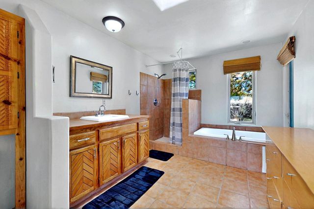 46 Principe De Paz, Santa Fe, NM 87508