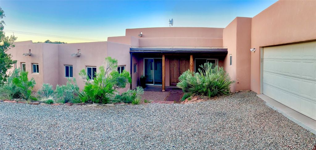 46 Principe De Paz, Santa Fe, NM 87508