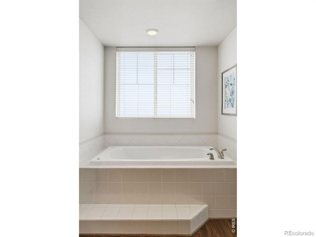 232 River View Court, Longmont, CO 80501