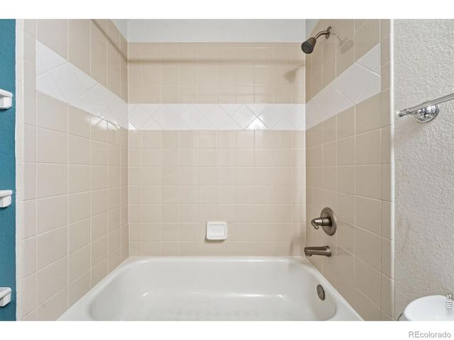 232 River View Court, Longmont, CO 80501