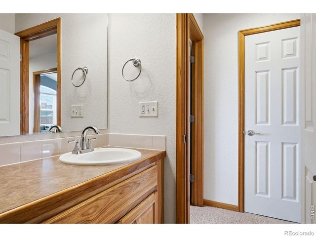 232 River View Court, Longmont, CO 80501