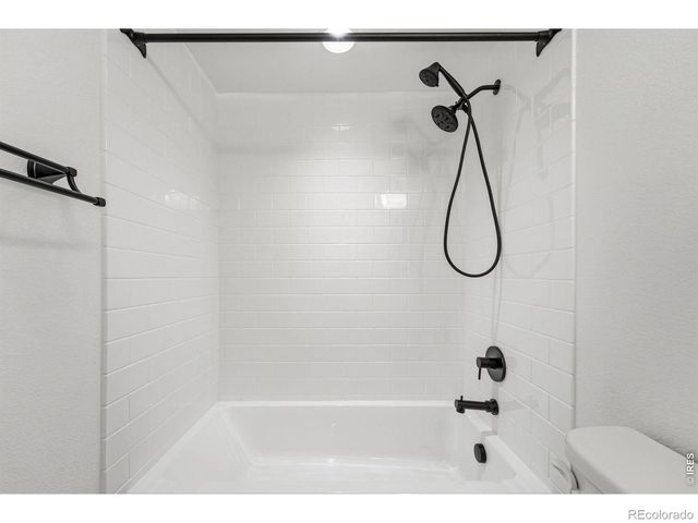 232 River View Court, Longmont, CO 80501