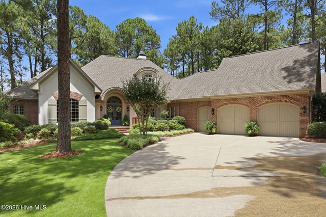 6 Augusta Drive, Southern Pines, NC 28387