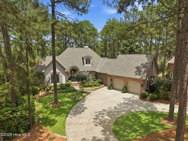 6 Augusta Drive, Southern Pines, NC 28387