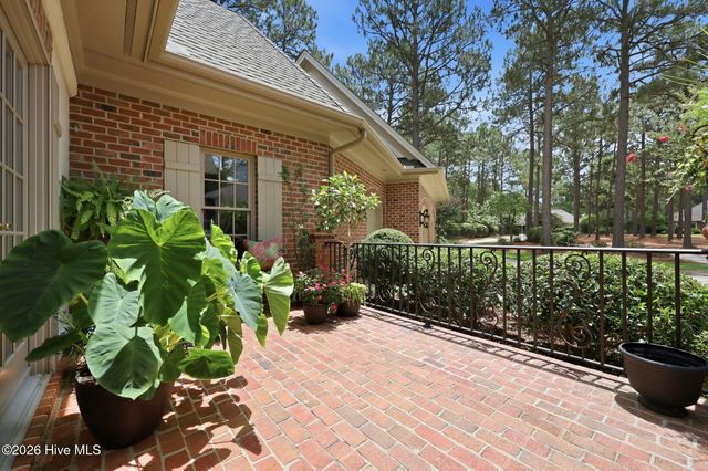 6 Augusta Drive, Southern Pines, NC 28387