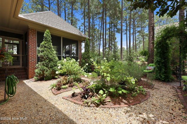 6 Augusta Drive, Southern Pines, NC 28387