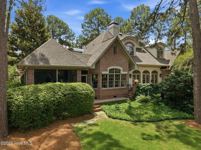6 Augusta Drive, Southern Pines, NC 28387