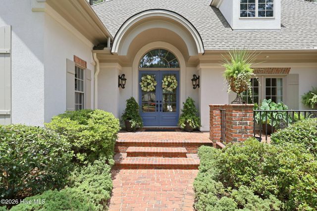 6 Augusta Drive, Southern Pines, NC 28387
