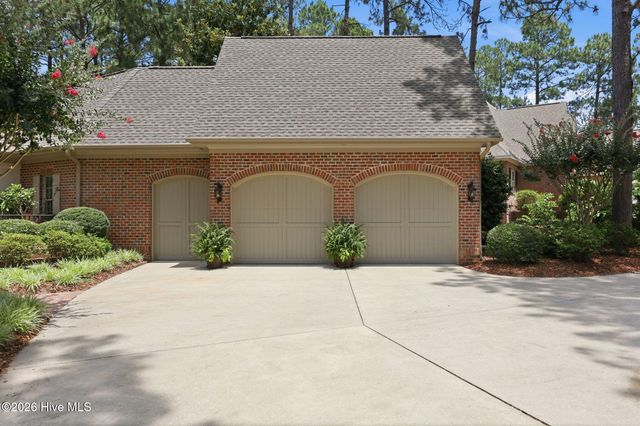 6 Augusta Drive, Southern Pines, NC 28387