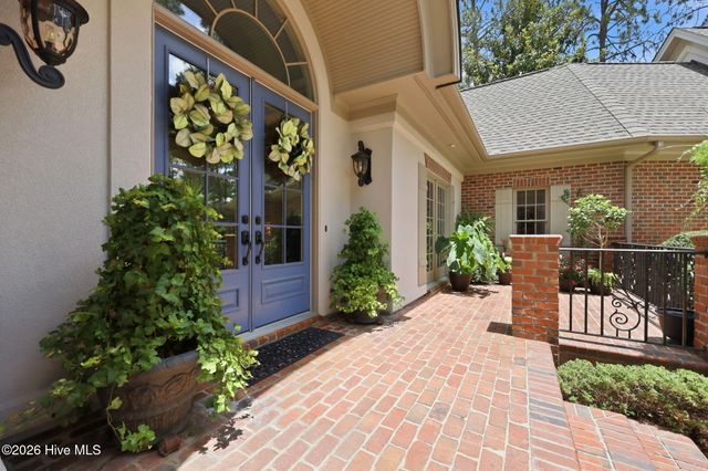 6 Augusta Drive, Southern Pines, NC 28387