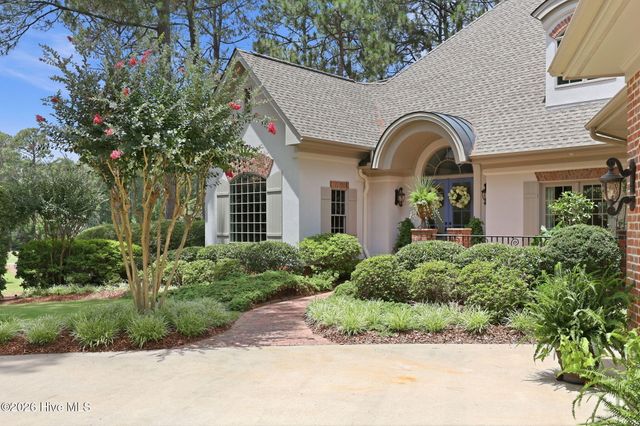6 Augusta Drive, Southern Pines, NC 28387