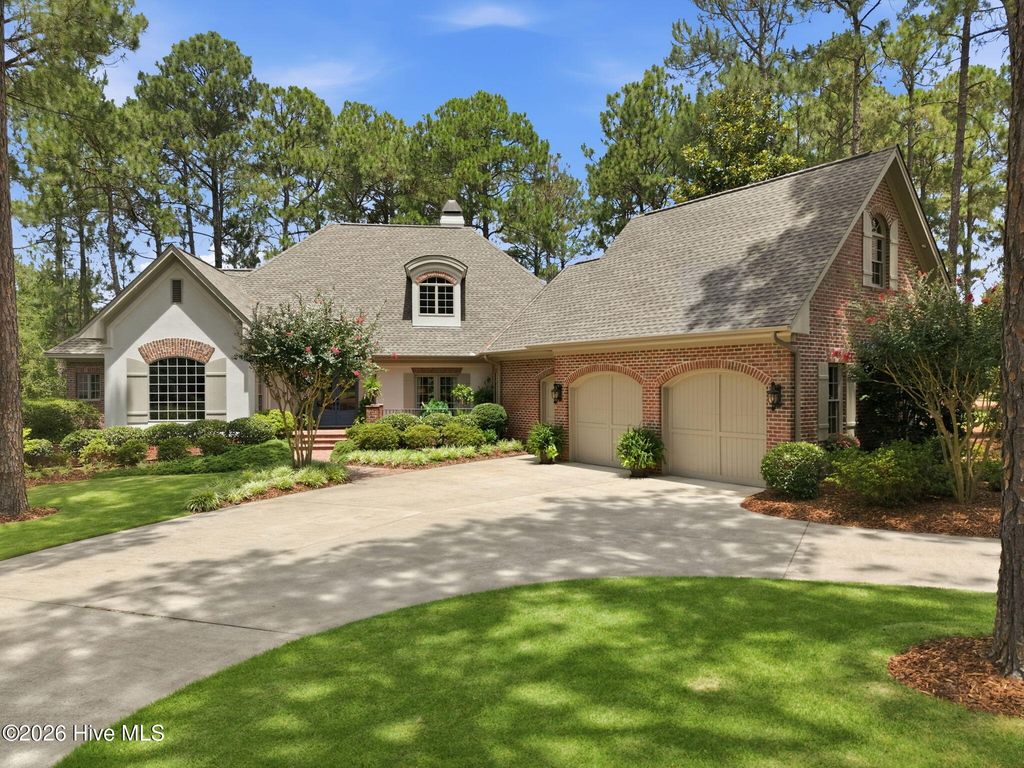 6 Augusta Drive, Southern Pines, NC 28387