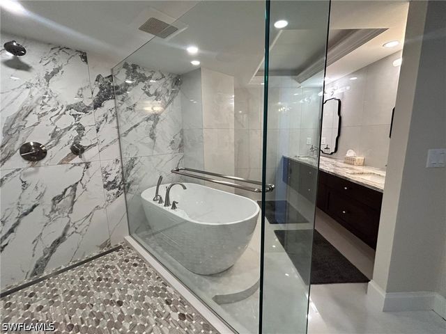 4041 Gulf Shore Blvd 1103, Naples, FL 34103