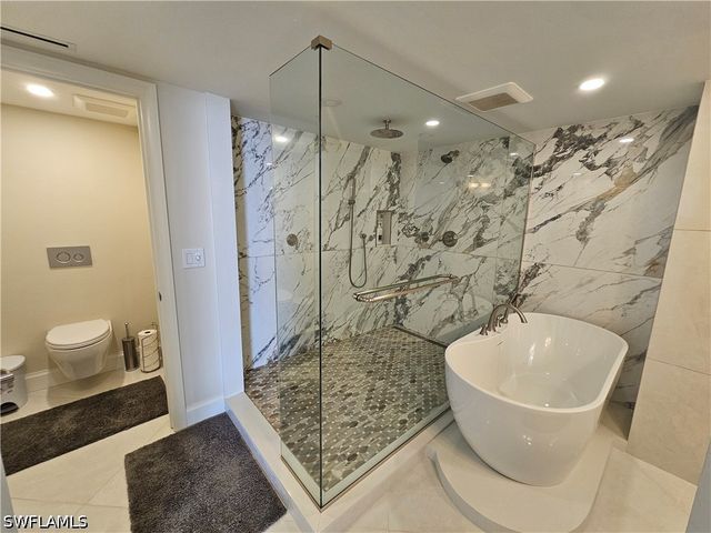 4041 Gulf Shore Blvd 1103, Naples, FL 34103