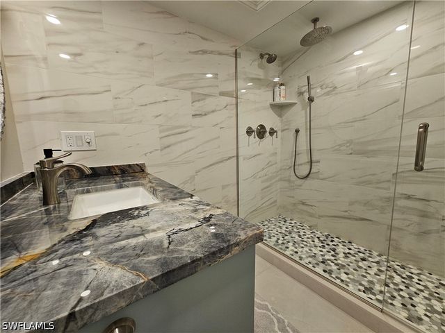 4041 Gulf Shore Blvd 1103, Naples, FL 34103