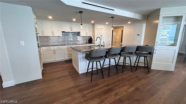 4041 Gulf Shore Blvd 1103, Naples, FL 34103