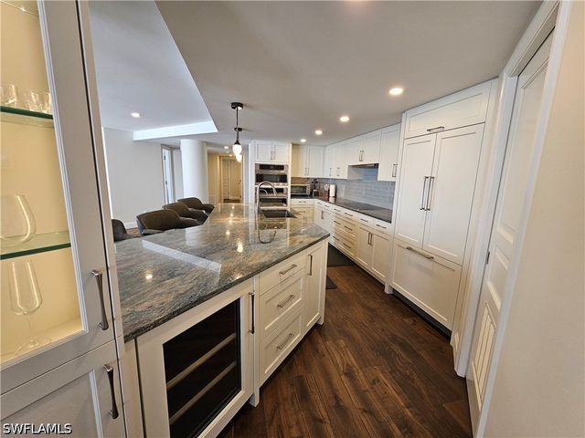 4041 Gulf Shore Blvd 1103, Naples, FL 34103
