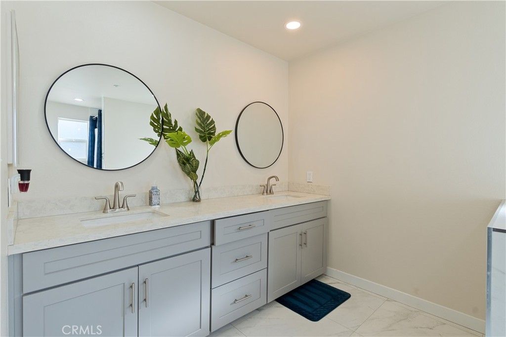 Image 17 of property listing at 40004 171st E, Palmdale, CA 93591