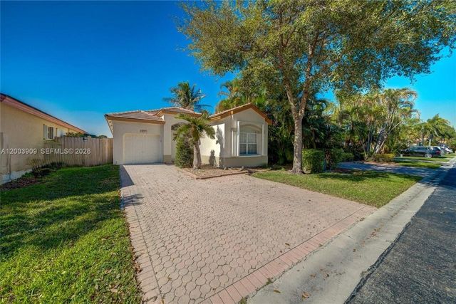 2924 NW 99th Pl, Doral, FL 33172