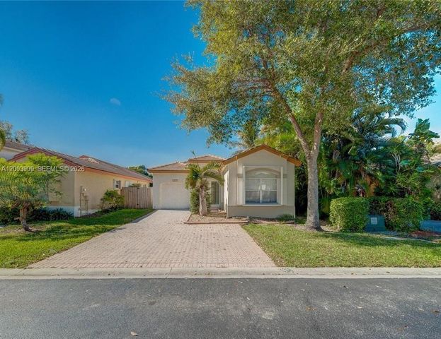 2924 NW 99th Pl, Doral, FL 33172
