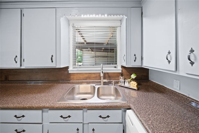 806 Jeanell Street, Quitman, TX 75783