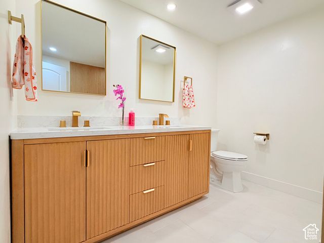 3332 E FORT UNION BLVD, Cottonwood Heights, UT 84121