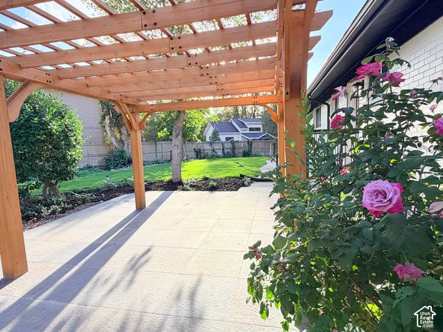 3332 E FORT UNION BLVD, Cottonwood Heights, UT 84121