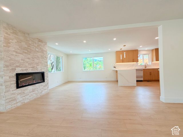 3332 E FORT UNION BLVD, Cottonwood Heights, UT 84121
