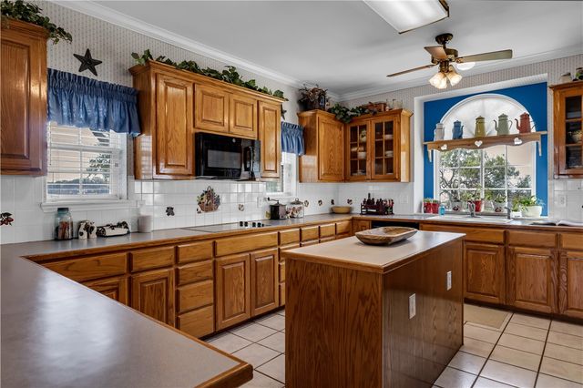 9154 County Road 2226, Taft, TX 78390