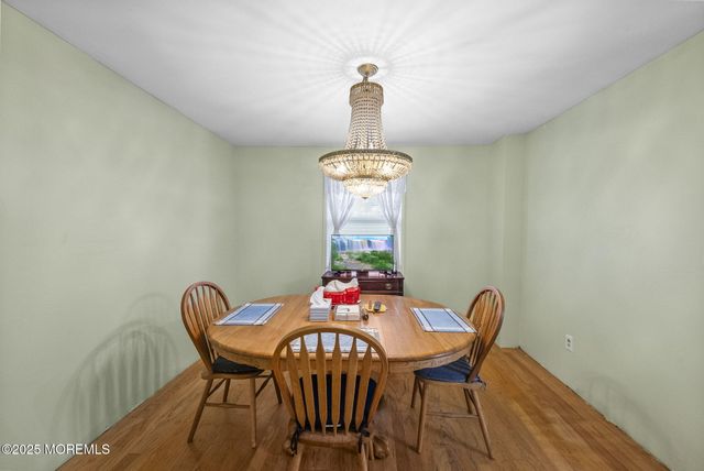 17 Wood Avenue, Englishtown, NJ 07726
