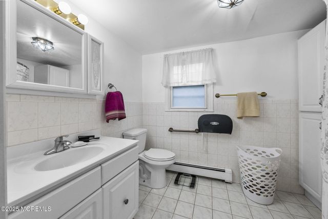 17 Wood Avenue, Englishtown, NJ 07726