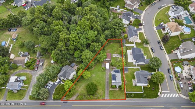 17 Wood Avenue, Englishtown, NJ 07726