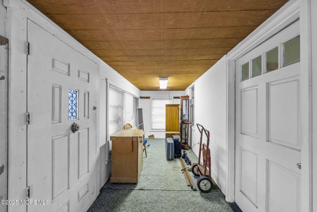 17 Wood Avenue, Englishtown, NJ 07726