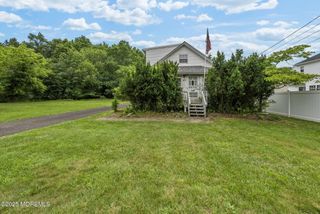 17 Wood Avenue, Englishtown, NJ 07726