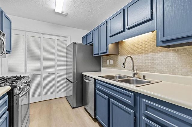204 Berkeley Woods Drive 204, Duluth, GA 30096
