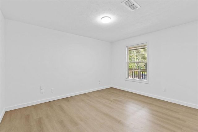 204 Berkeley Woods Drive 204, Duluth, GA 30096