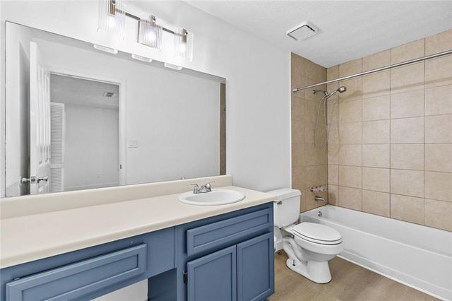 204 Berkeley Woods Drive 204, Duluth, GA 30096