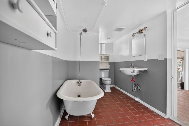 1535 Parmer Ave, Los Angeles, CA 90026