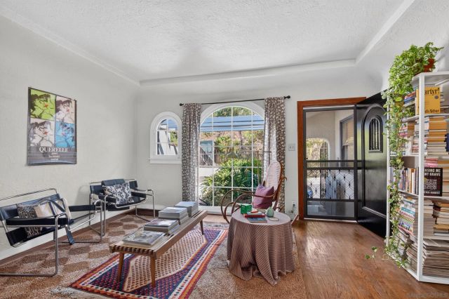 1535 Parmer Ave, Los Angeles, CA 90026