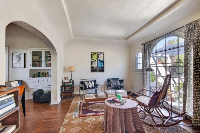 1535 Parmer Ave, Los Angeles, CA 90026